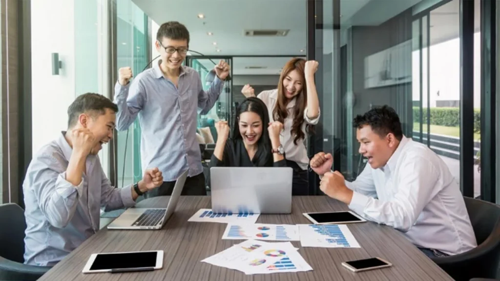 berapa gaji bekerja di bank BRI 