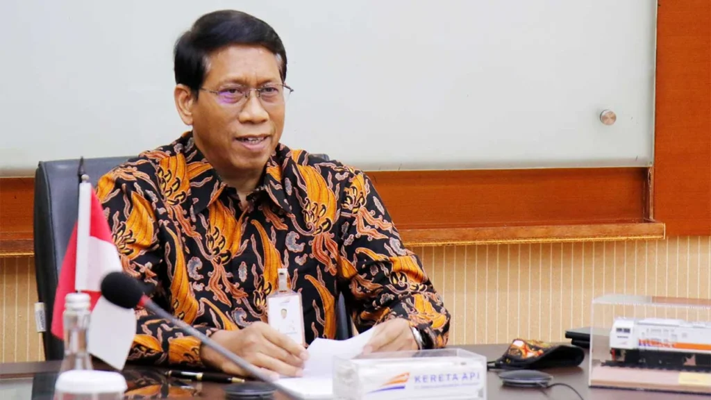 berapa gaji direktur KAI