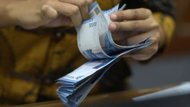 Apa Bedanya PNS Dengan Pegawai BUMN, Begini Sistem Gajinya.