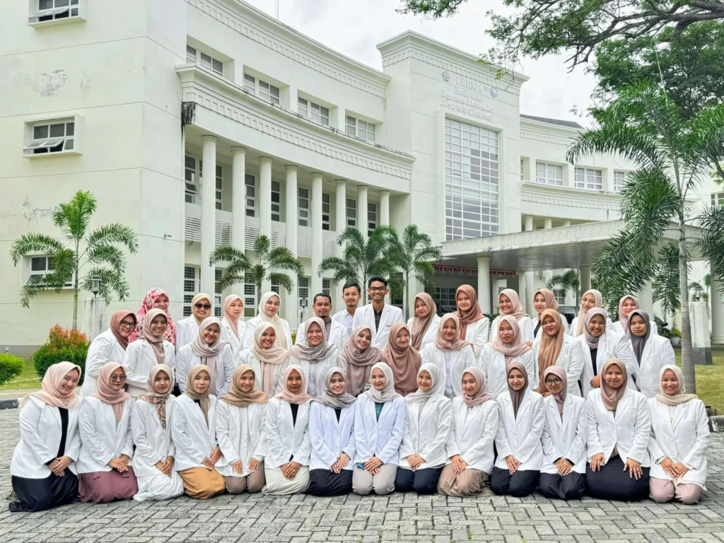 Mengapa Interaksi Obat Penting bagi Pasien Lansia?