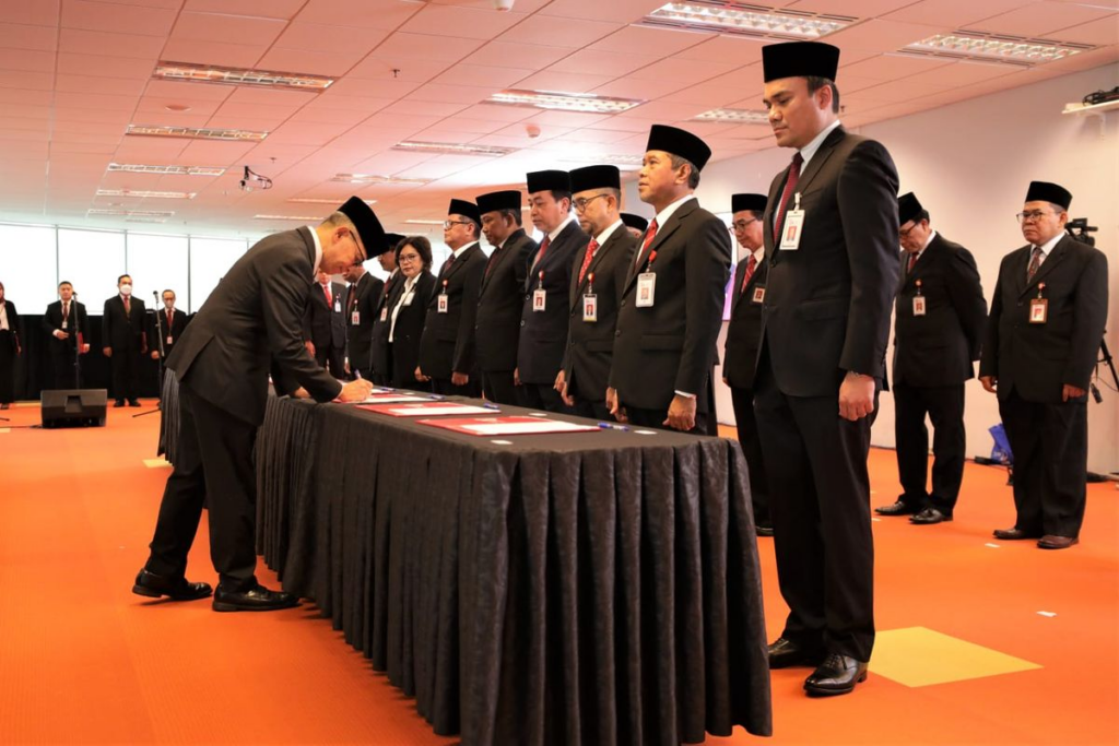 Fungsi OJK Apa Saja? Simak Secara Lengkap di Sini!