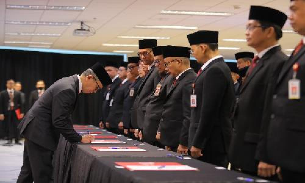 Ini Rata-Rata Gaji Pegawai OJK yang Harus Anda Tahu!