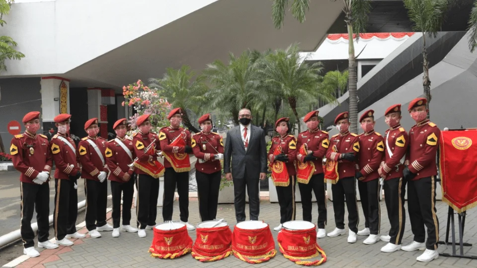 Jenis Sekolah Kedinasan dengan Program Doktor di Indonesia