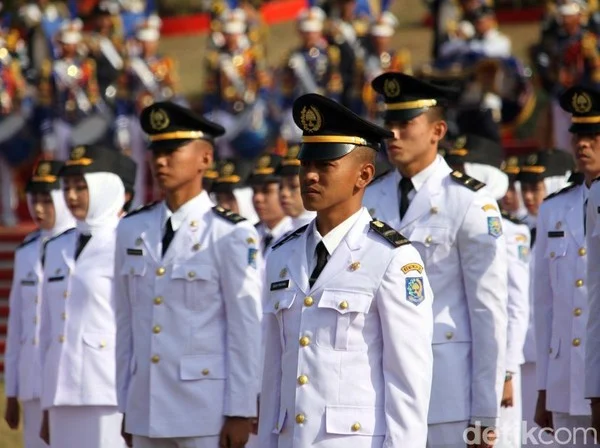 Daftar nama sekolah kedinasan dengan gelar sarjana