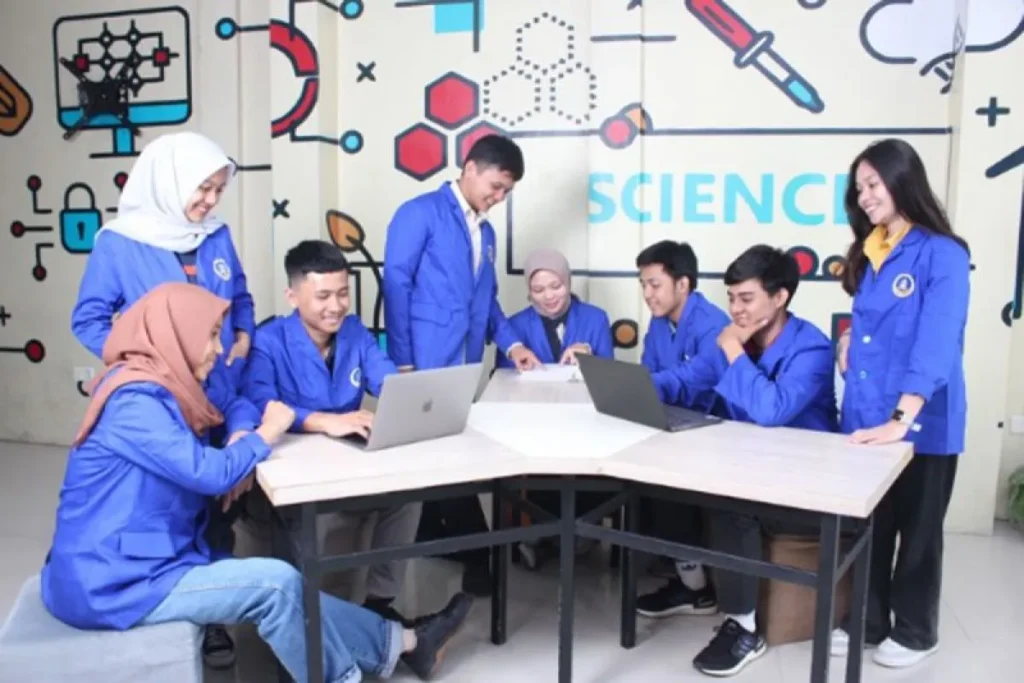 Keunggulan Sekolah Kedinasan Kementerian Perindustrian