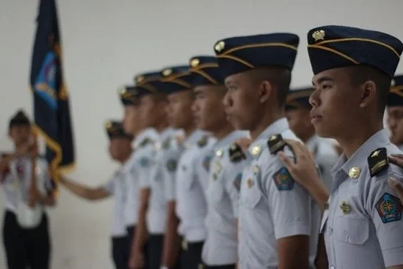 keuntungan dan kekurangan sekolah kedinasan tanpa ikatan dinas
