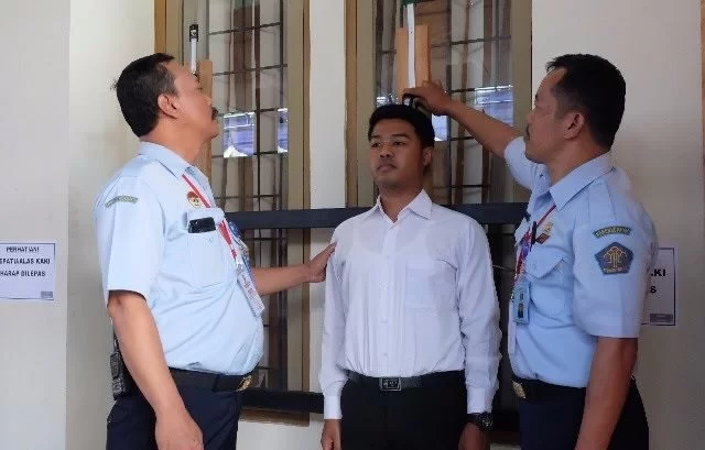 Persepsi Sosial terhadap Syarat Tinggi Badan dan Kemampuan Fisik