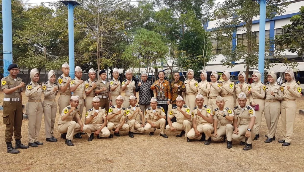 Perbandingan Syarat Sekolah Kedinasan STTD dengan Sekolah Lain