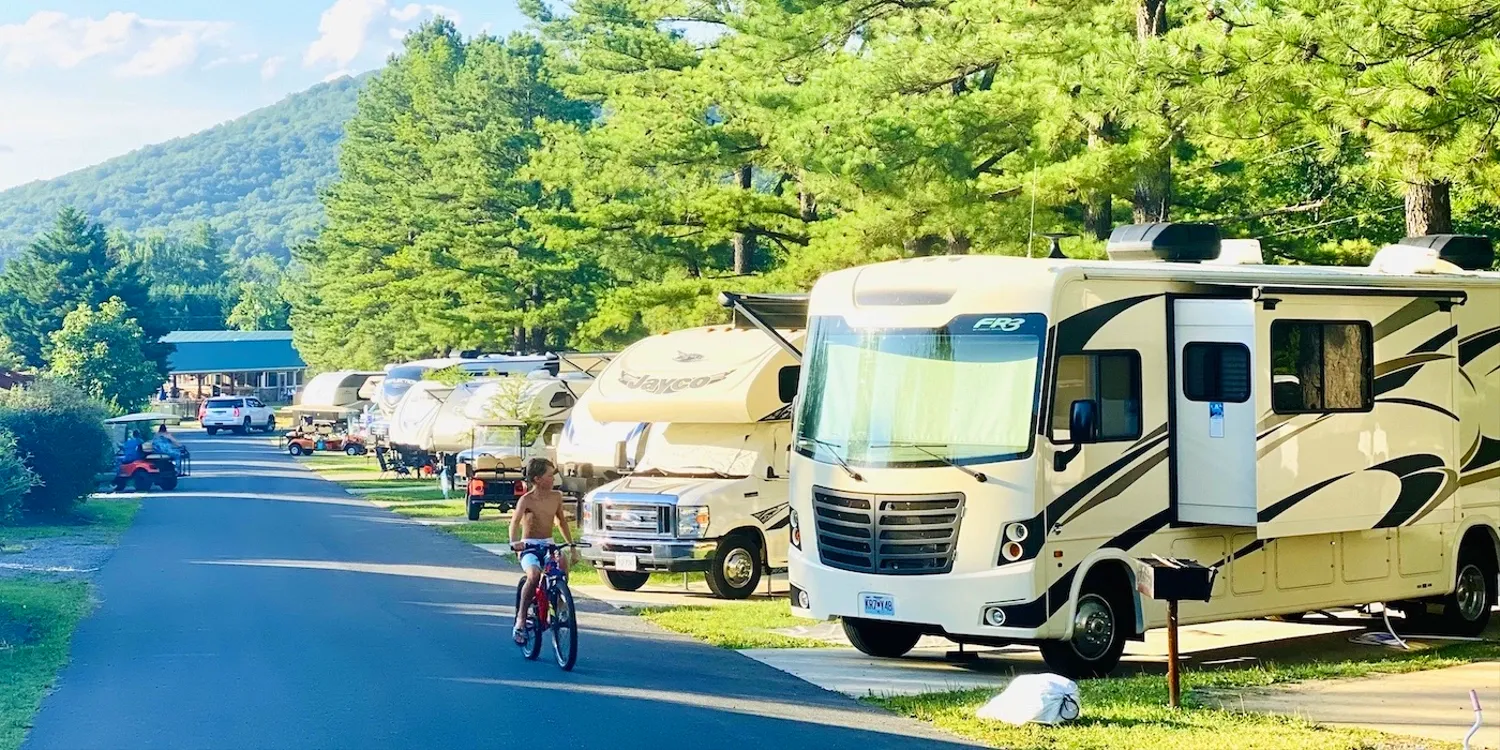 Best RV Camping in Virginia Jellystone Park™ Luray, VA Yogi Bear’s