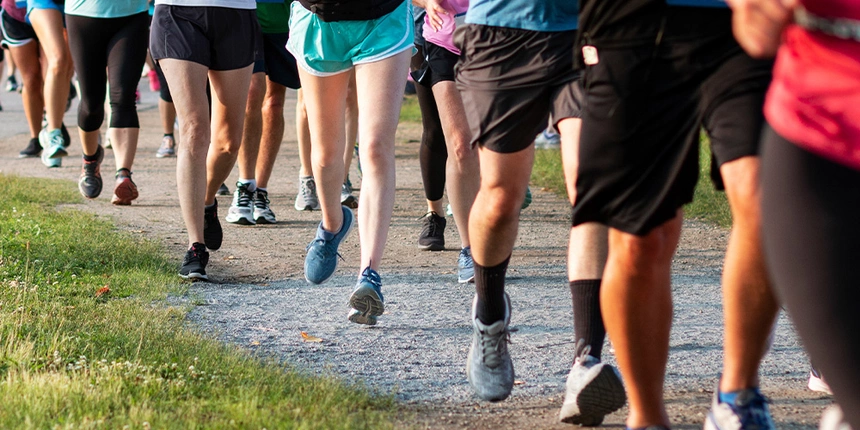 People running for the GO2 Sacramento 5k/walk.