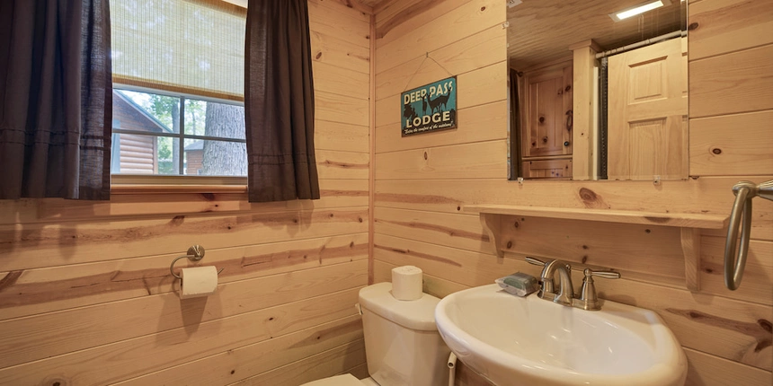 Full bathroom for a comfortable stay