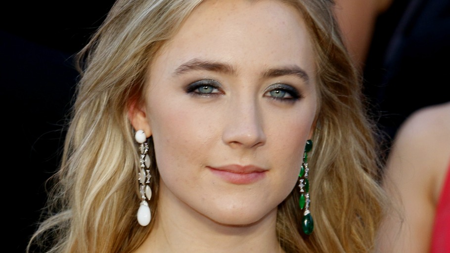 saoirse ronan eye color