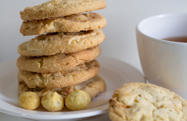 Vegan White Chocolate And Macadamia Nut Cookies Recipe EcoSalon