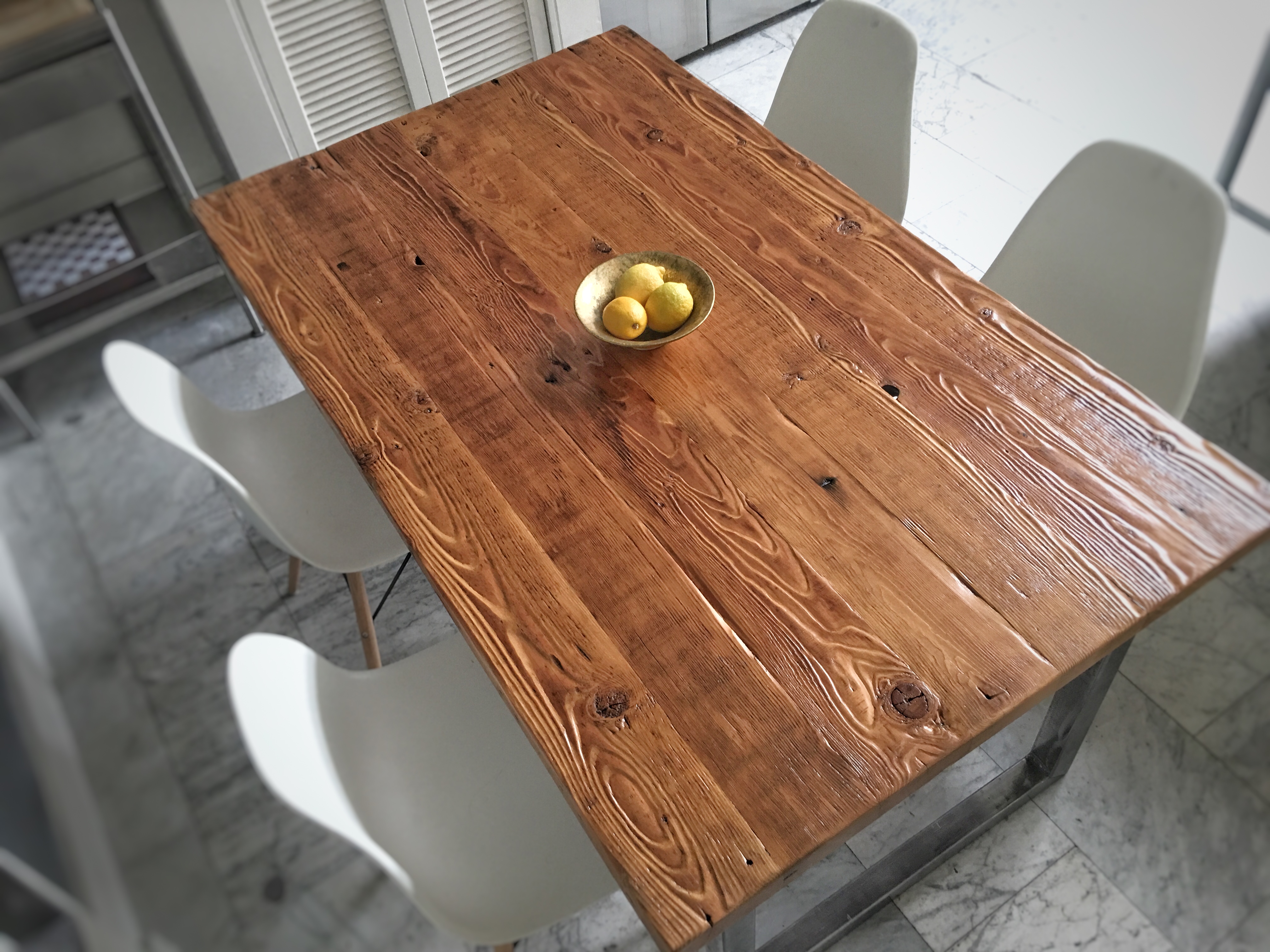 reclaimed-wood-furniture-from-wood-waste-to-sustainable-designs