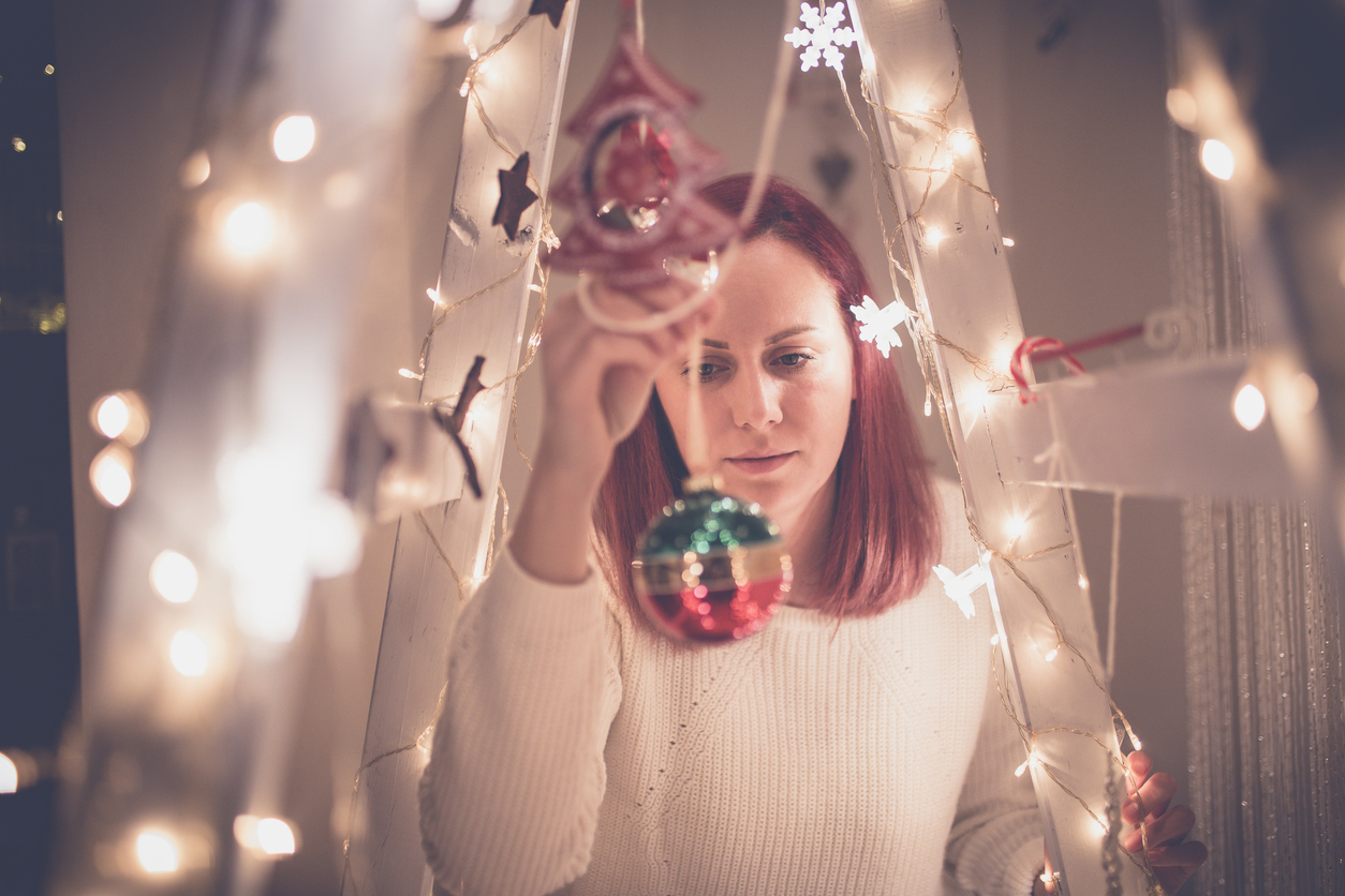 10 Super Easy Repurposed DIY Holiday Decorating Ideas to Pull Off in an Afternoon