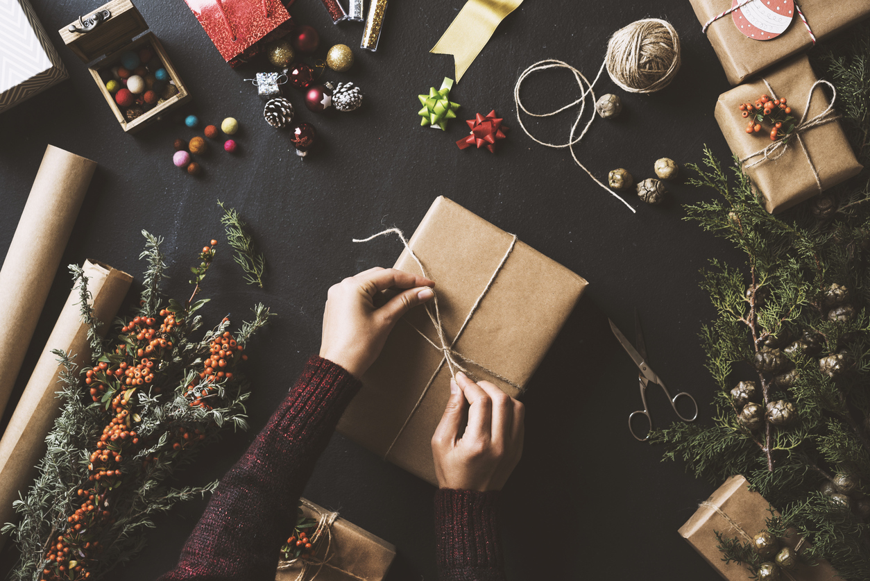 Four cheap alternatives to wrapping paper 