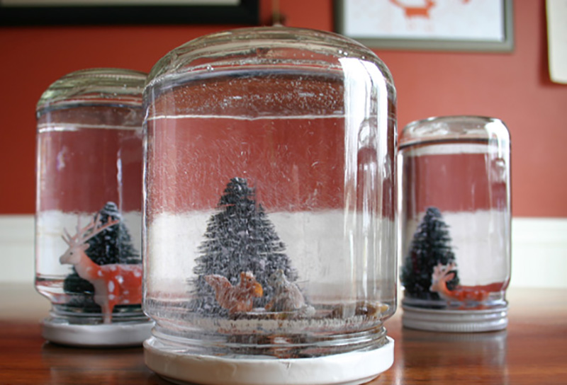 DIY holiday snow globes.