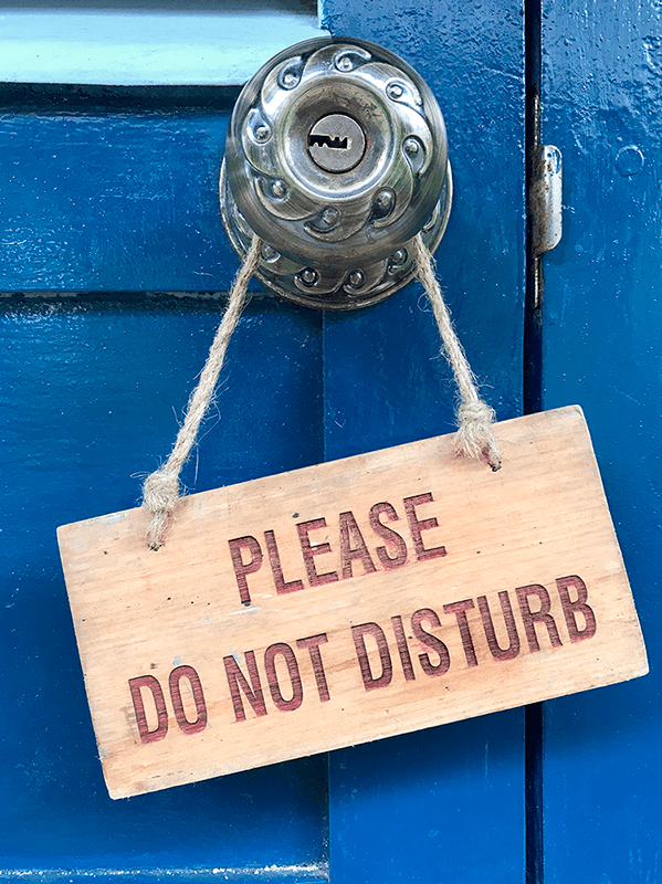 do not disturb sign