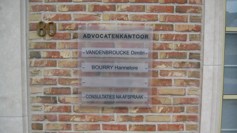 vals Van God Uitgebreid Combi naamplaat of naambord in aluminium, plexi, koper graveren