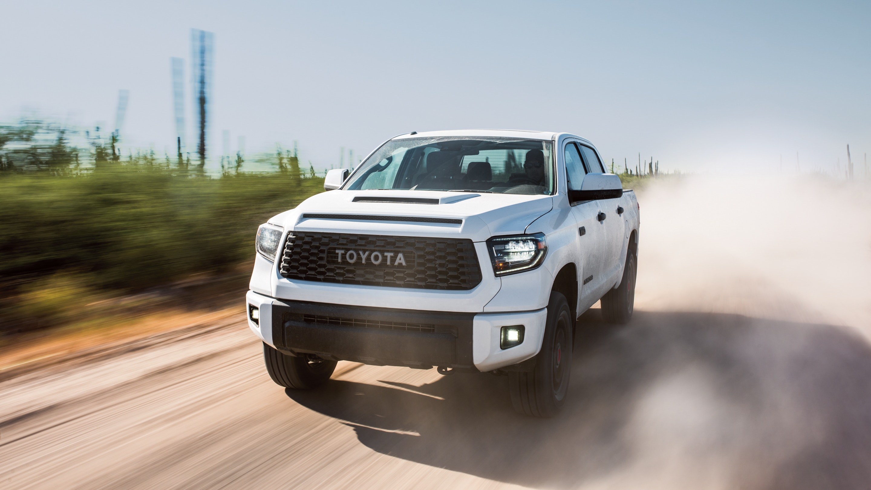 2019 toyota tundra white