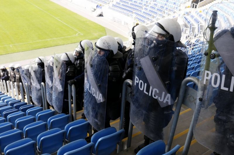 Lubelscy policjanci ćwiczyli na Stadionie Arena Lublin - Zdjęcie główne