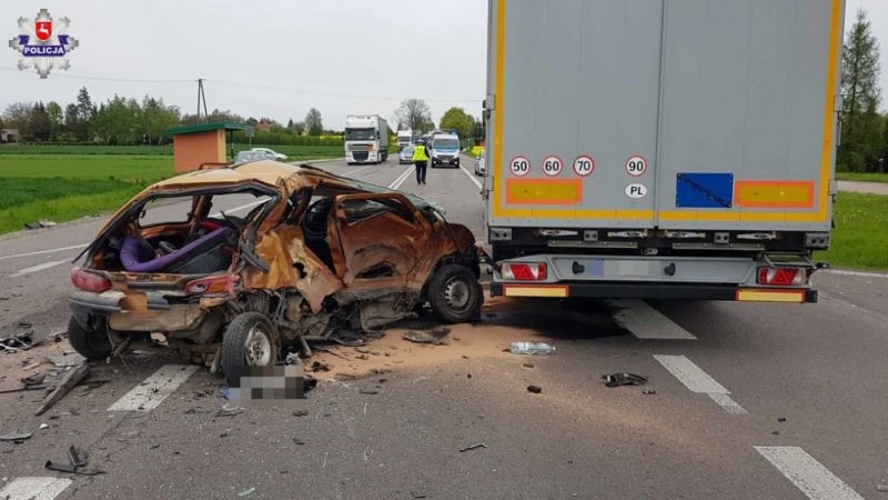 Wypadek z udziałem czterech pojazdów w Niedrzwicy Dużej - Zdjęcie główne