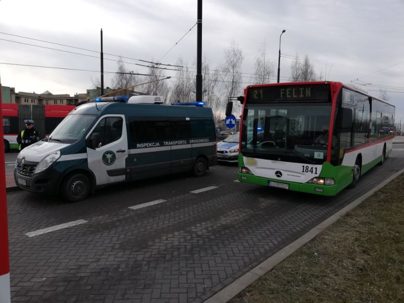 Podczas kontroli autobusów miejskich zatrzymano 8 dowodów rejestracyjnych - Zdjęcie główne