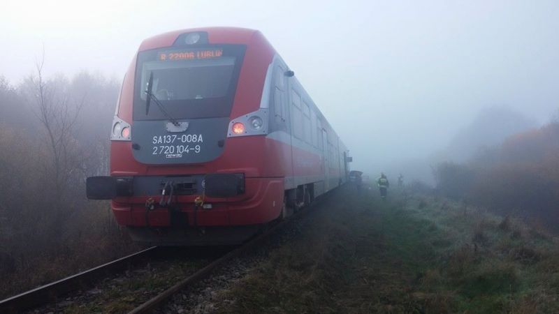 Szynobus uderzył w samochód. Nie żyje kierowca - Zdjęcie główne