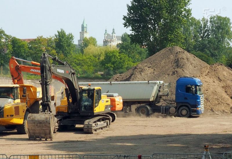 Trwa przebudowa stadionu lekkoatletycznego - Zdjęcie główne