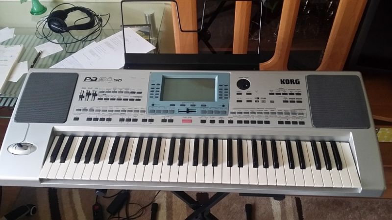 Korg PA 50 SD + statyw + futerał - Zdjęcie główne