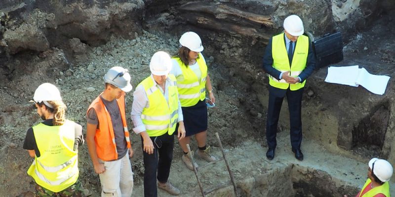 Kolejne odkrycia archeologów na Placu Litewskim - Zdjęcie główne