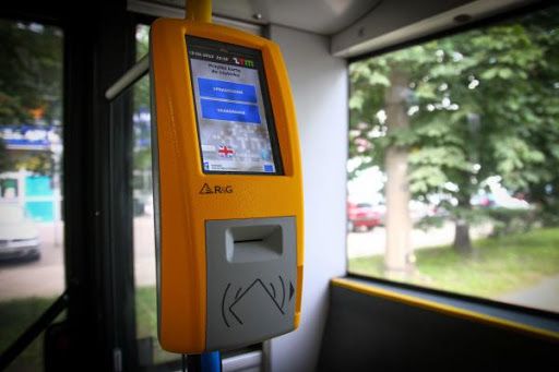 Zawieszono sprzedaż biletów przez kierowców w autobusach i trolejbusach - Zdjęcie główne