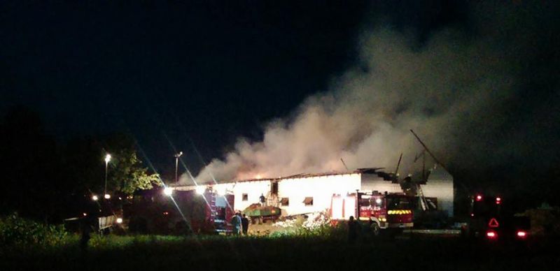 13 godzin strażacy walczyli z pożarem w Kąkolewnicy - Zdjęcie główne