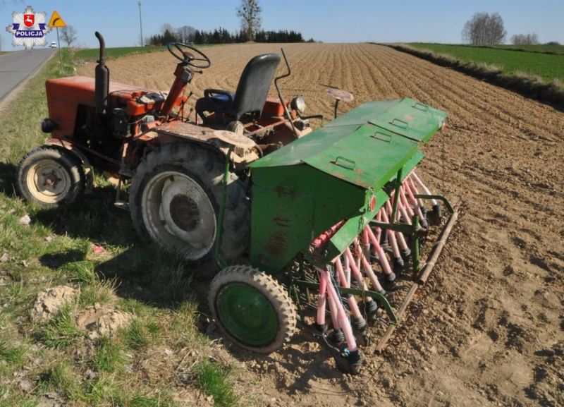 Spadł pod tylne koło ciągnika rolniczego - Zdjęcie główne