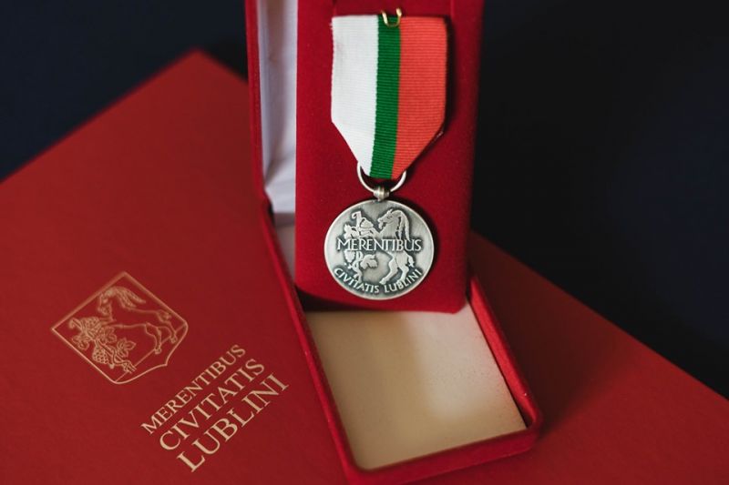 Pierwszy medal „Zasłużony dla Miasta Lublin” wręczony - Zdjęcie główne