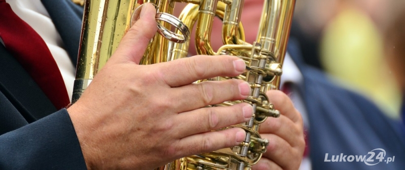 Muzyka rozrywkowa na instrumentach dętych - Zdjęcie główne