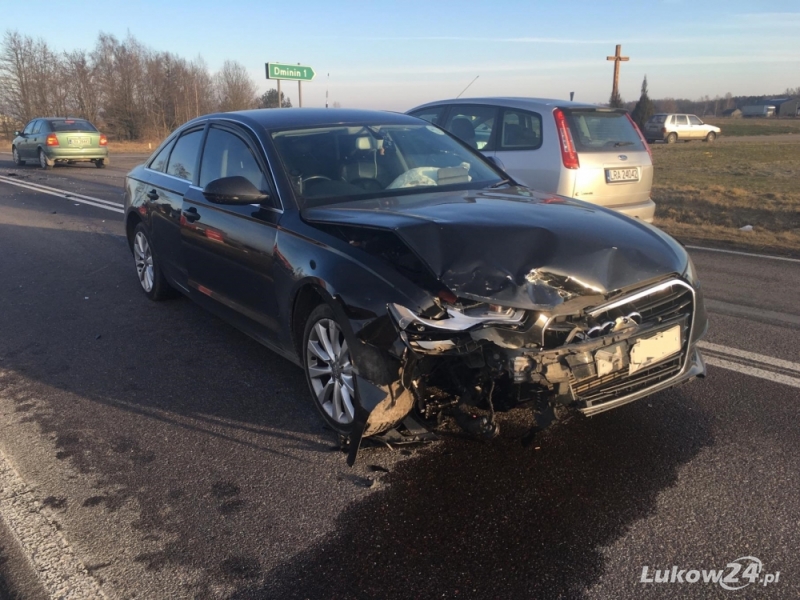 Wypadek w Dmininie. Dwie osoby w szpitalu - Zdjęcie główne