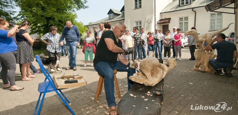 Rzeźbiarski plener dla Niepodległej - Zdjęcie główne