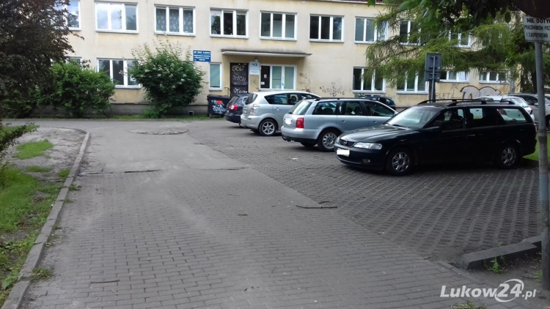 Parking do remontu - Zdjęcie główne