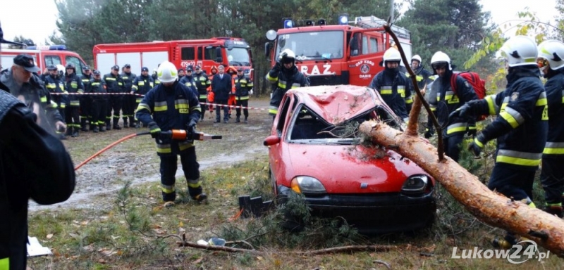 Pożar w tartaku i cięcie samochodu - Zdjęcie główne