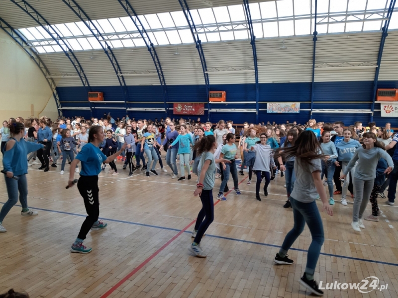 Uczniowie "Jedynki" świętują Międzynarodowy Dzień Praw Dziecka wspólnie z UNICEF   - Zdjęcie główne