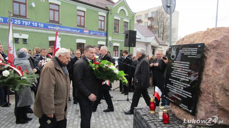 Obelisk poświęcony walczącym o wolną Polskę odsłonięty - Zdjęcie główne