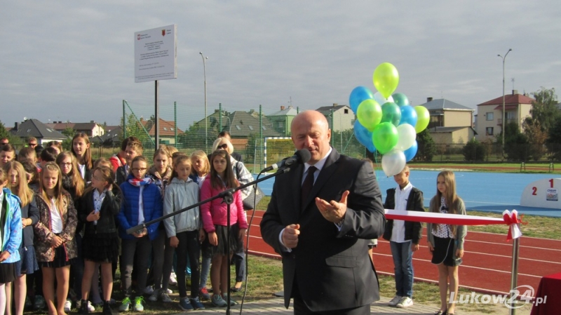 Boisko lekkoatletyczne poświęcone - Zdjęcie główne