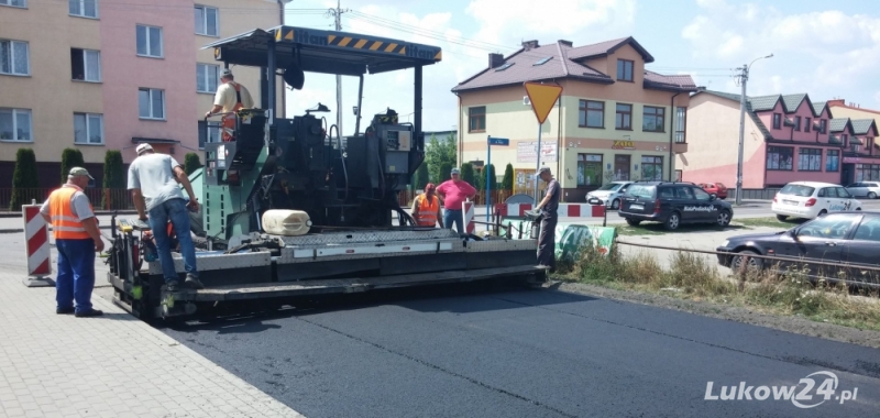 Ulica Trentowskiego z nową nawierzchnią - Zdjęcie główne