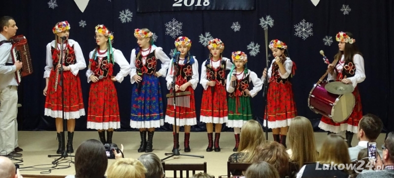 Śpiewali kolędy w Woli Gułowskiej - Zdjęcie główne