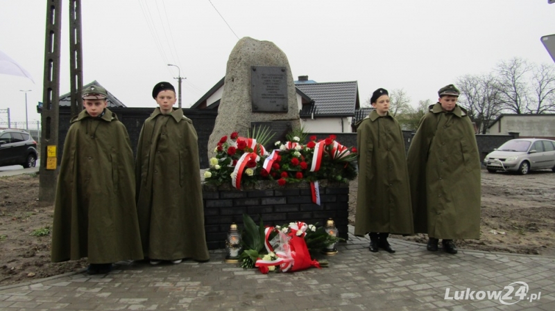 Pomnik Szarych Szeregów ponownie odsłonięty - Zdjęcie główne