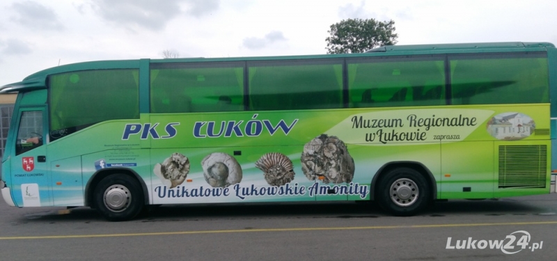 Zielony autokar promocją Muzeum Regionalnego - Zdjęcie główne