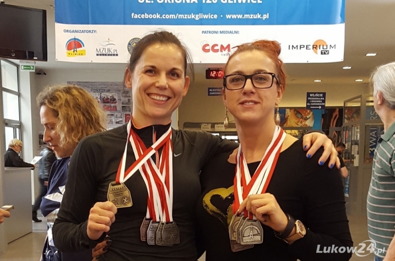 Bialskie pływaczki z 10 medalami - Zdjęcie główne