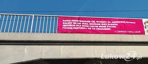 Zakochany wywiesił baner nad tunelem na ul. Międzyrzeckiej. "Kasiu wybacz mi" - Zdjęcie główne