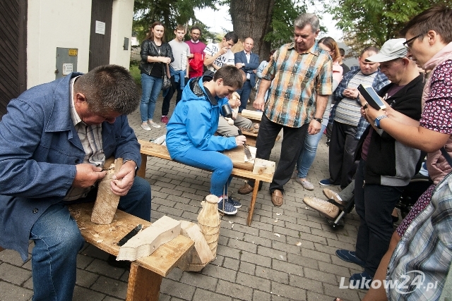 Dłuta w dłonie i do pracy  - Zdjęcie główne